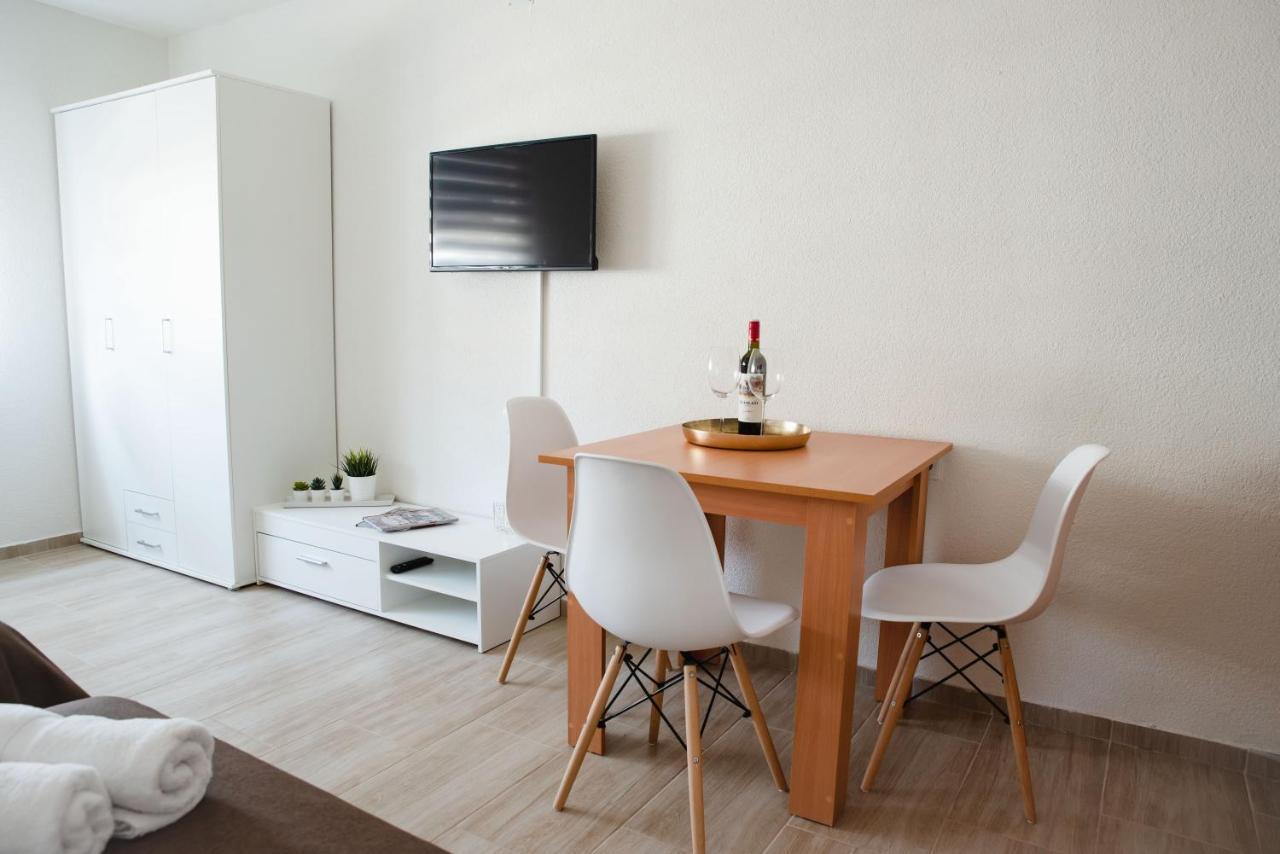 Apartmani Centar Lux New Becicherecul Mare Exterior foto
