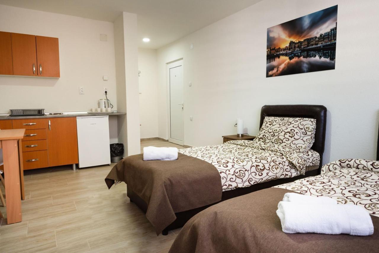 Apartmani Centar Lux New Becicherecul Mare Exterior foto