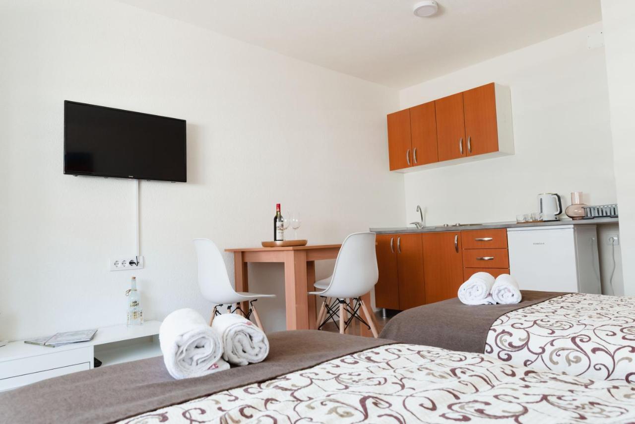 Apartmani Centar Lux New Becicherecul Mare Exterior foto